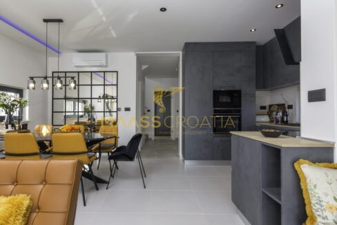 villa-m-premantura-living-room