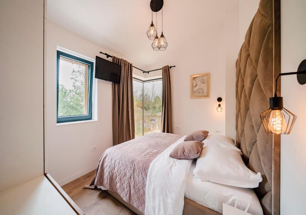 Neue moderne Villa aus Stein in der Region Zadar