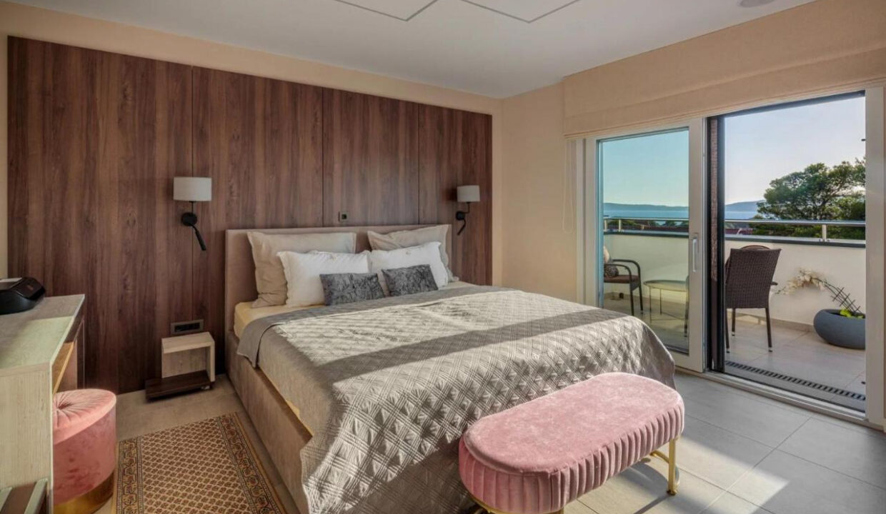 Neues Haus in der Nähe von Šibenik