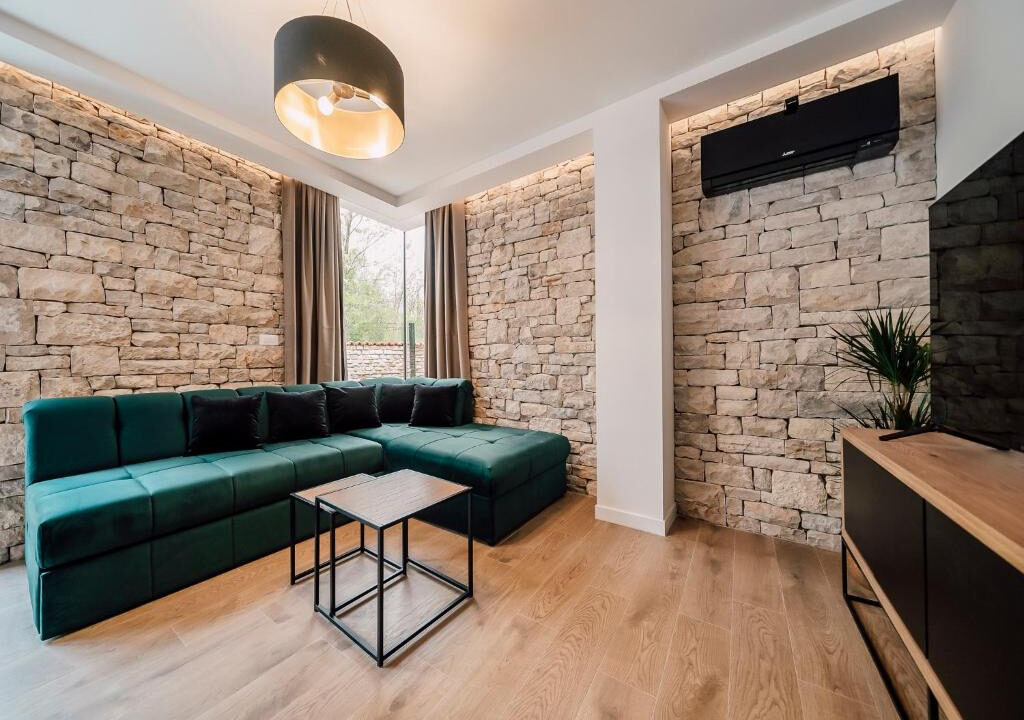 Neue moderne Villa aus Stein in der Region Zadar