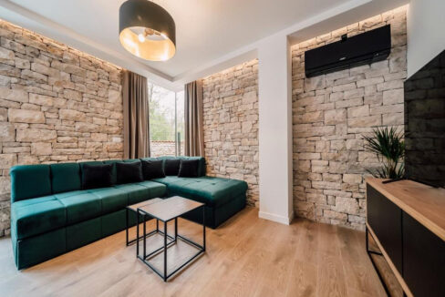 Neue moderne Villa aus Stein in der Region Zadar