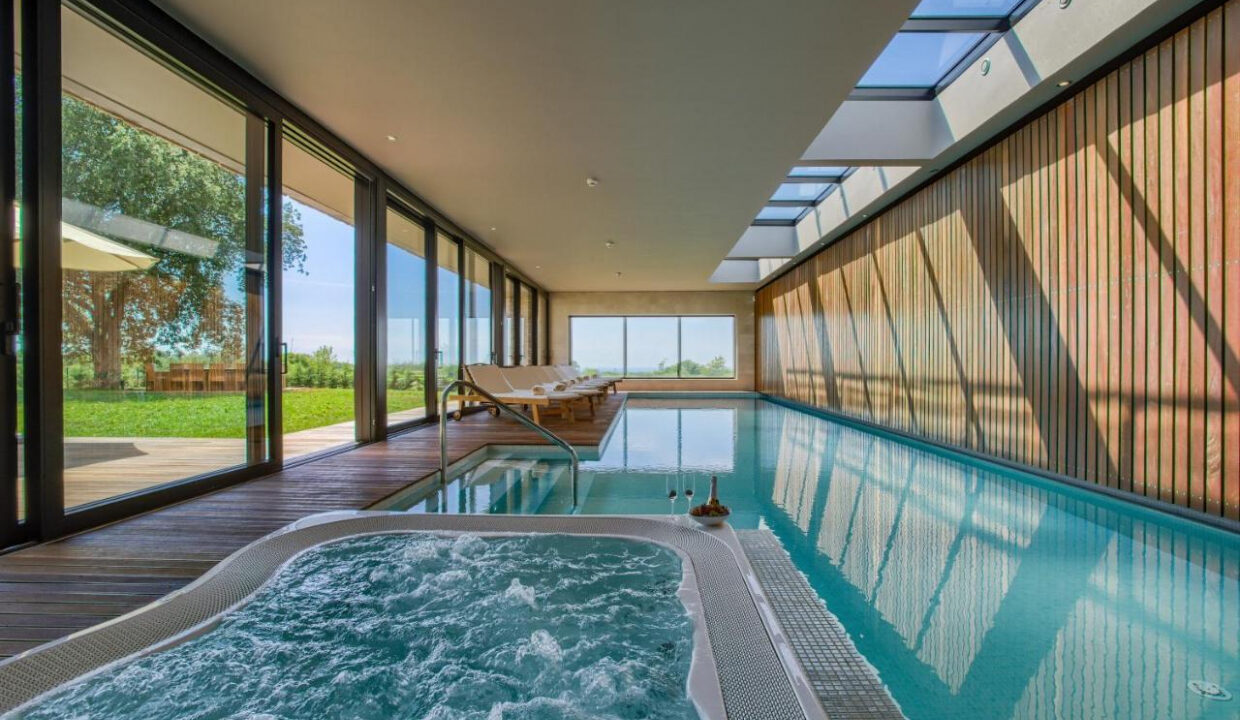 Zeitgenössische Oase, ein luxuriöser moderner Villenrückzugsort, Region Pore?