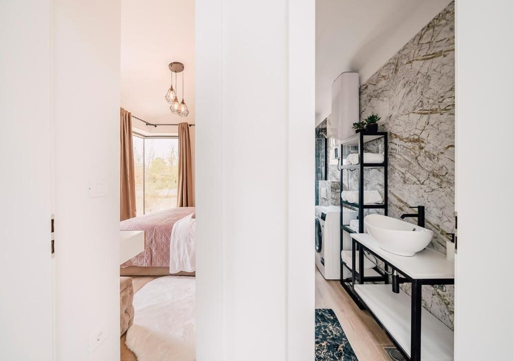 Neue moderne Villa aus Stein in der Region Zadar