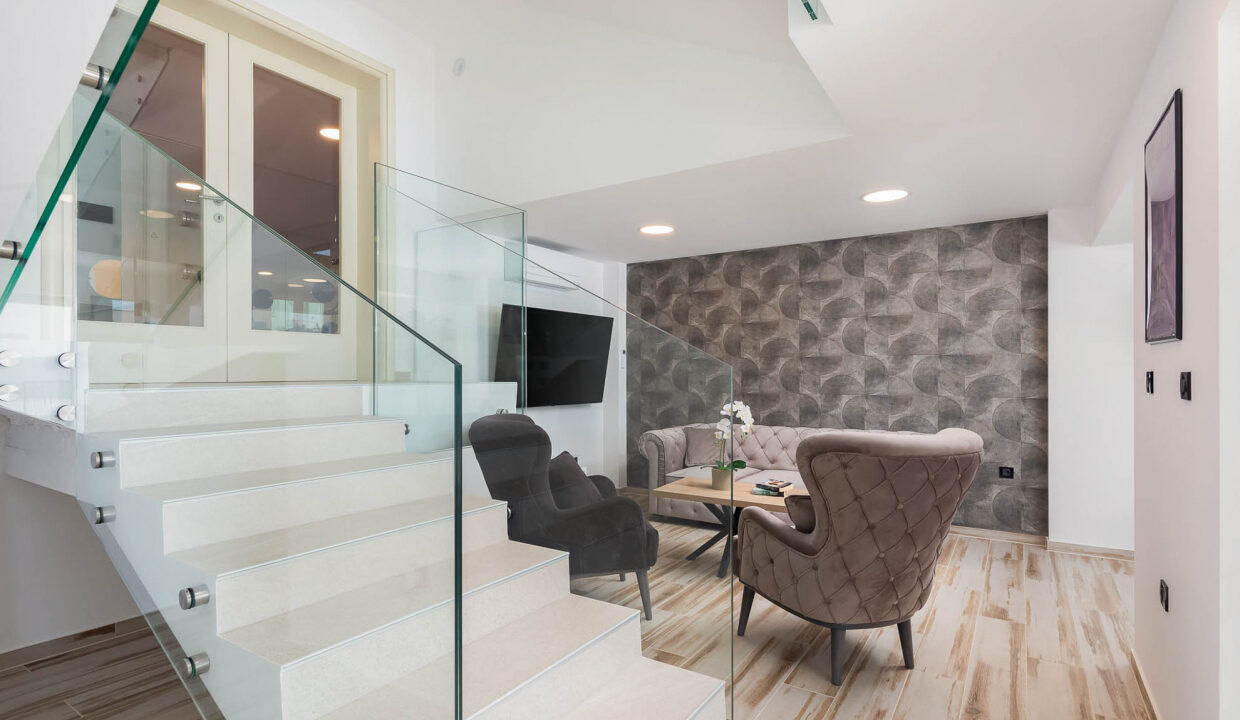 Neue moderne Villa mit Meerblick in der Nähe von Šibenik