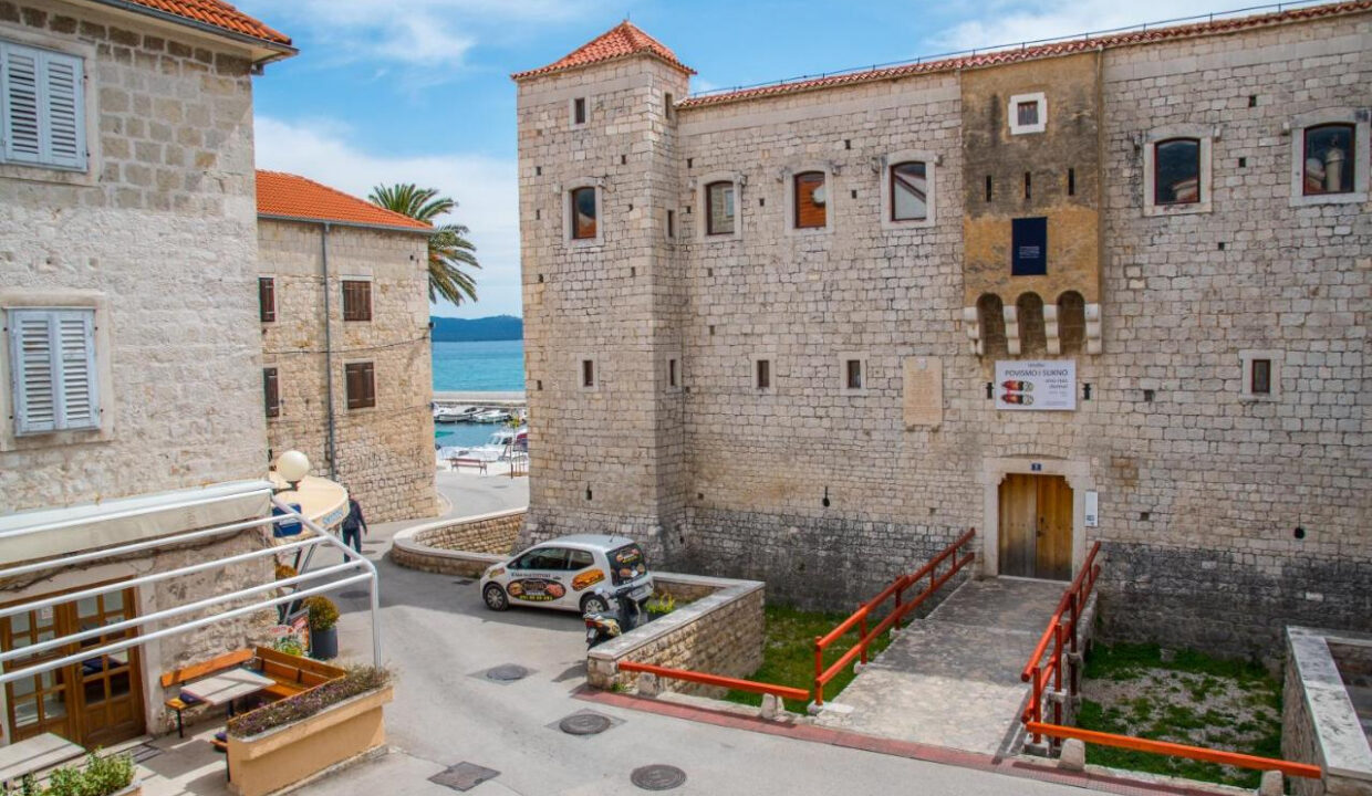 Rustikale Doppelhaushälfte - Kastel Luksic