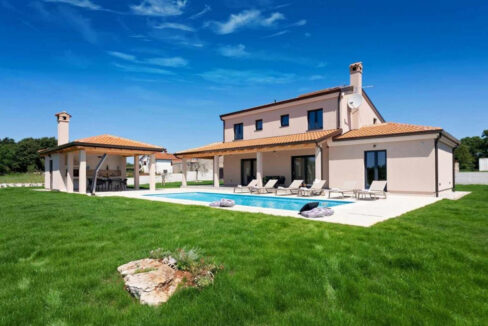 Moderne Villa mit Extra-Grundstück - Tinjan, Region Istrien