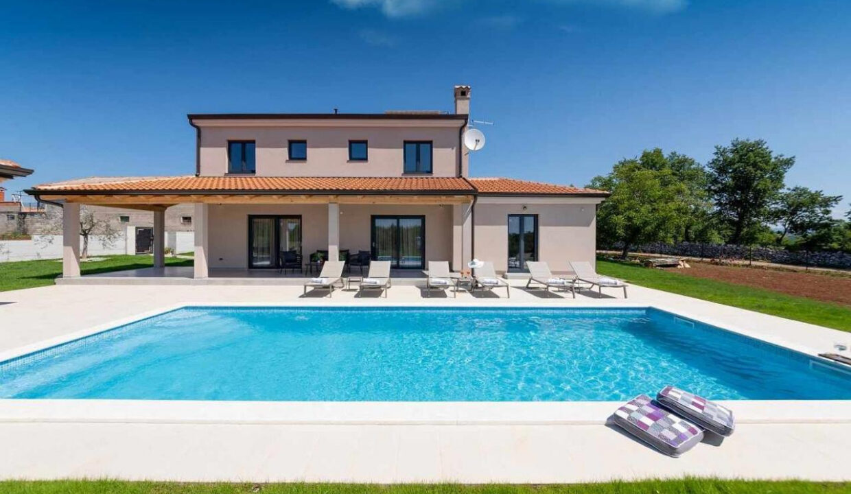 Moderne Villa mit Extra-Grundstück - Tinjan, Region Istrien