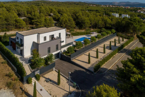 Neues Haus in der Nähe von Šibenik