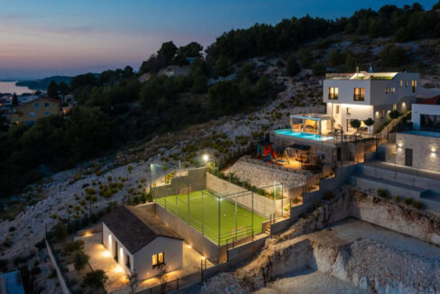 Neue moderne Villa mit Meerblick in der Nähe von Šibenik
