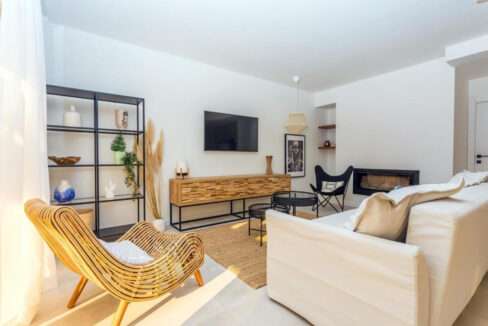 Wunderschöne weiße Villa bei Omis