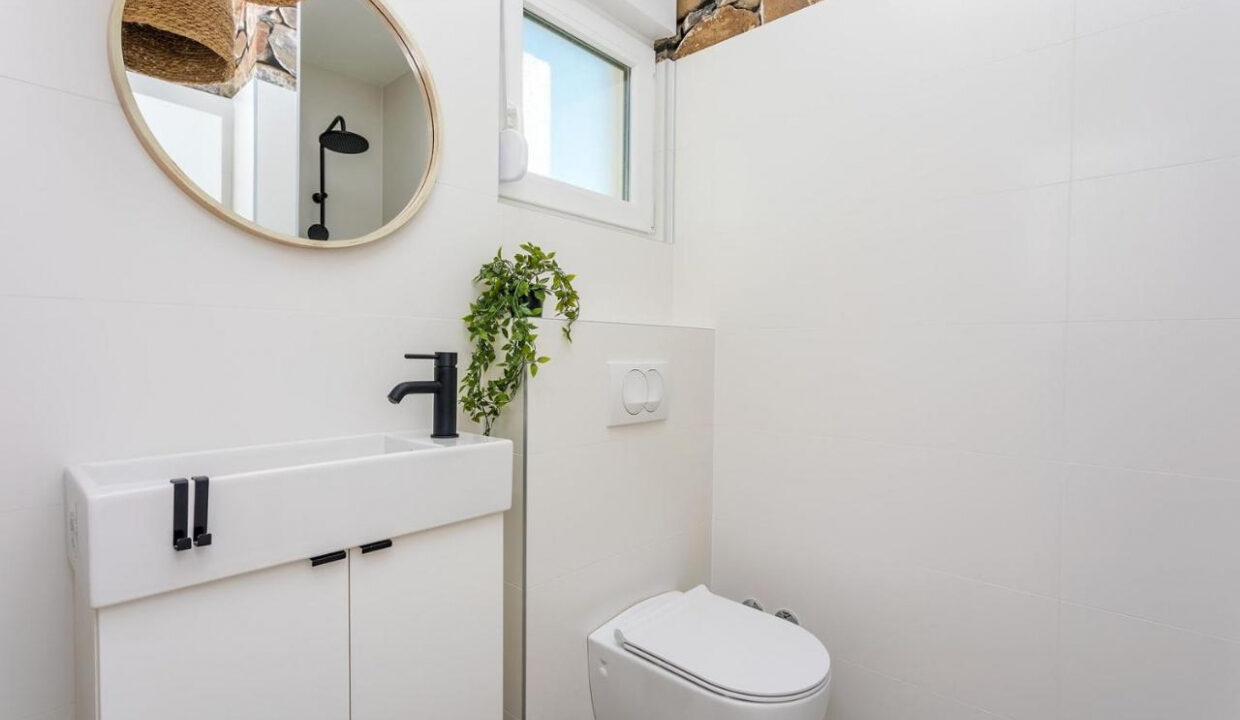 Wunderschöne weiße Villa bei Omis