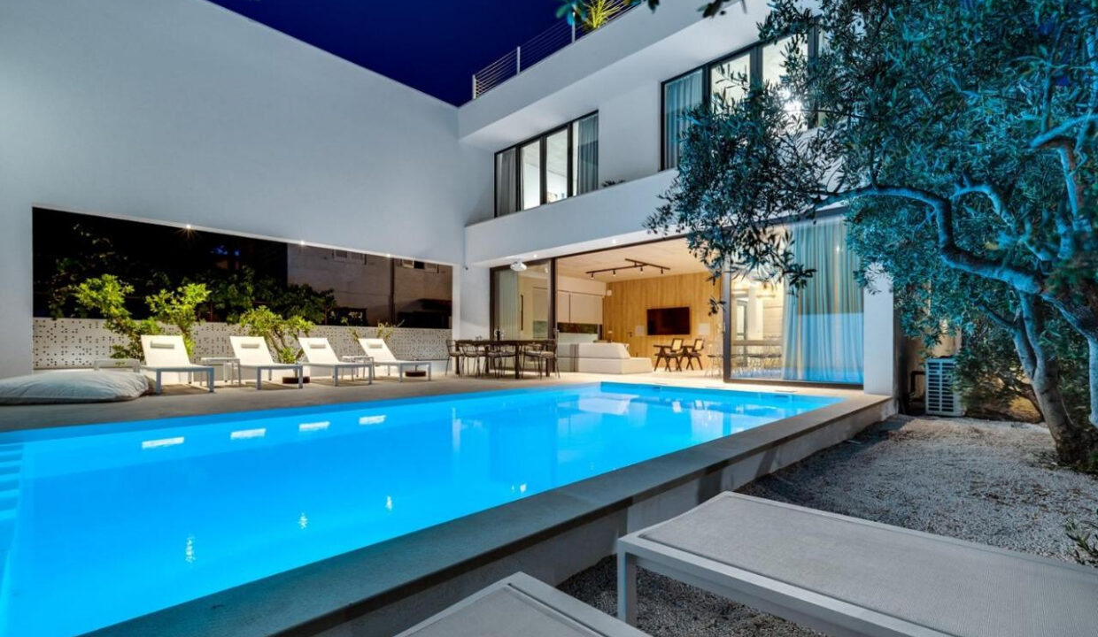 Erstaunliche neue Villa auf der Insel Brac