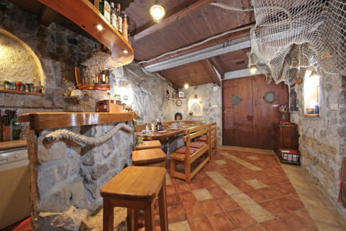 Haus mit Garten und Meerblick in Makarska