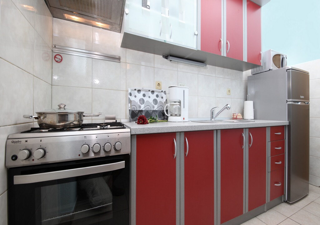 Haus mit Garten und Meerblick in Makarska