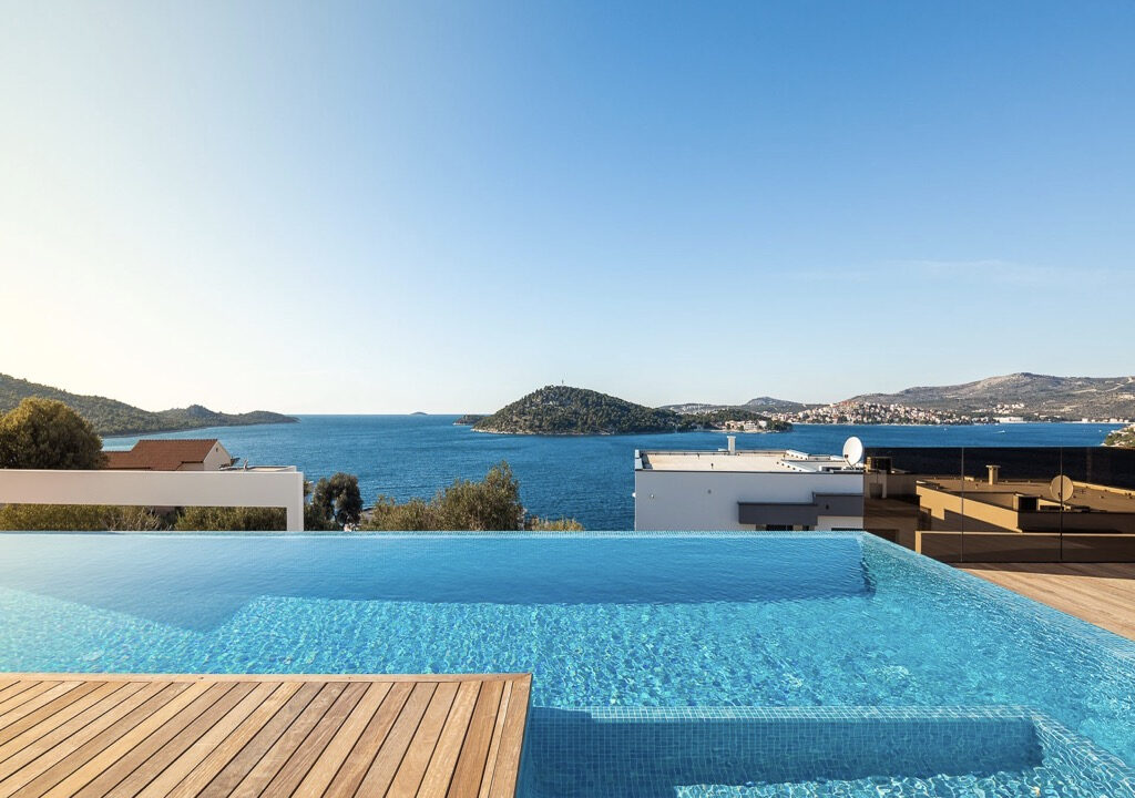 Neue moderne Villa mit Meerblick in Rogoznica