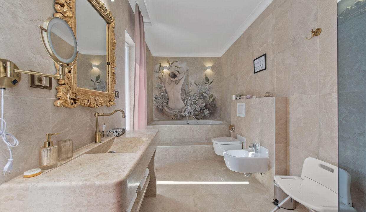 Exklusive Villa direkt am Meer in Vodice