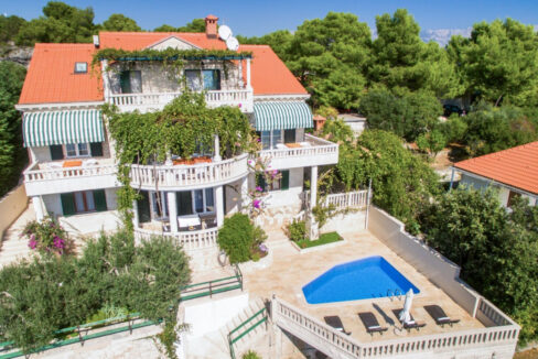 Villa am Meer auf der Insel Bra?