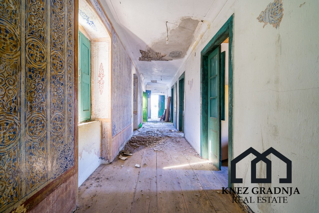 Erstaunliche handgefertigte Steinvilla auf der Insel Sipan