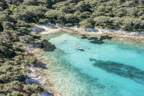 Wunderschönes Grundstück direkt am Meer 101 000m2 - Insel Hvar