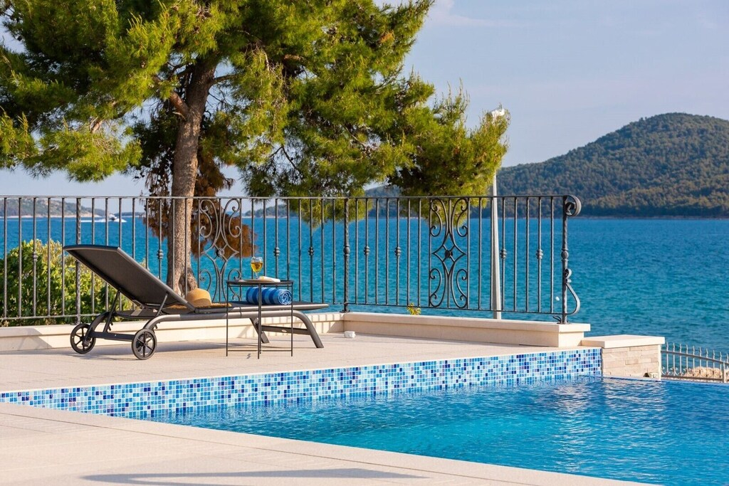 Luxuriöse moderne Villa mit Aussicht - Sibenik