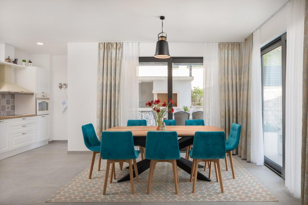 Doppelhaushälfte mit Aussicht - In Makarska