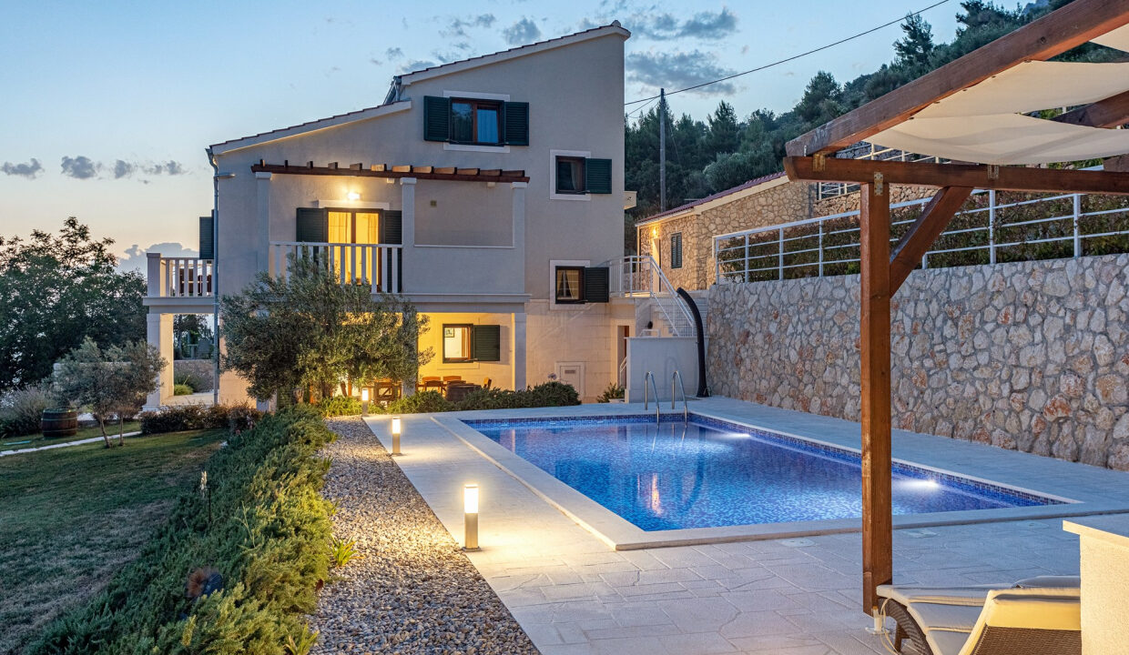 Steinhaus mit Meerblick in Omis