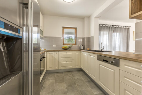 Steinhaus mit Meerblick in Omis