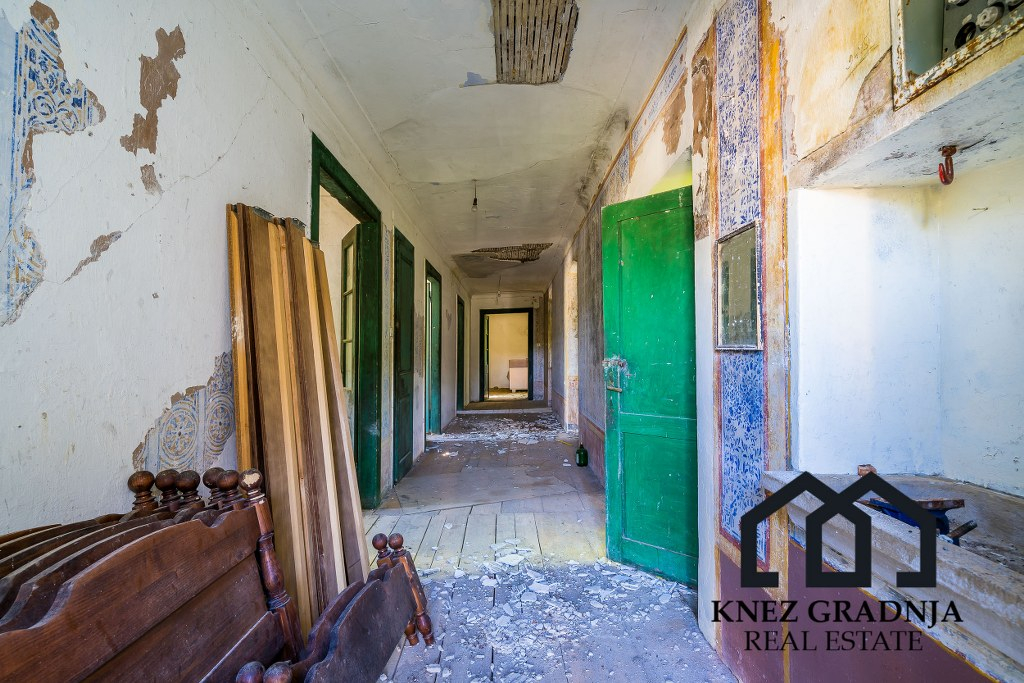 Erstaunliche handgefertigte Steinvilla auf der Insel Sipan