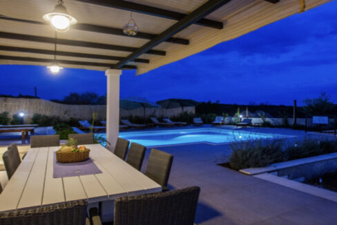 Neues modernes Haus auf der Insel Solta