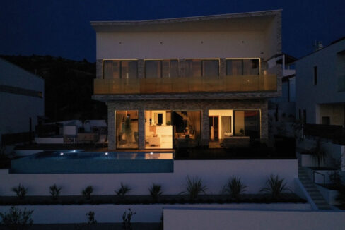 Neue moderne Villa mit Meerblick in Rogoznica