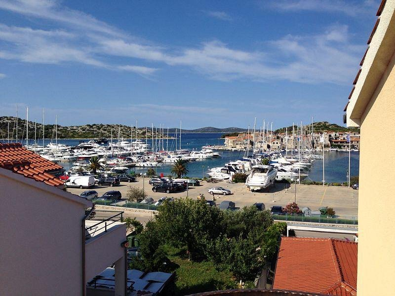 Grundstücke am Meer Tribunj