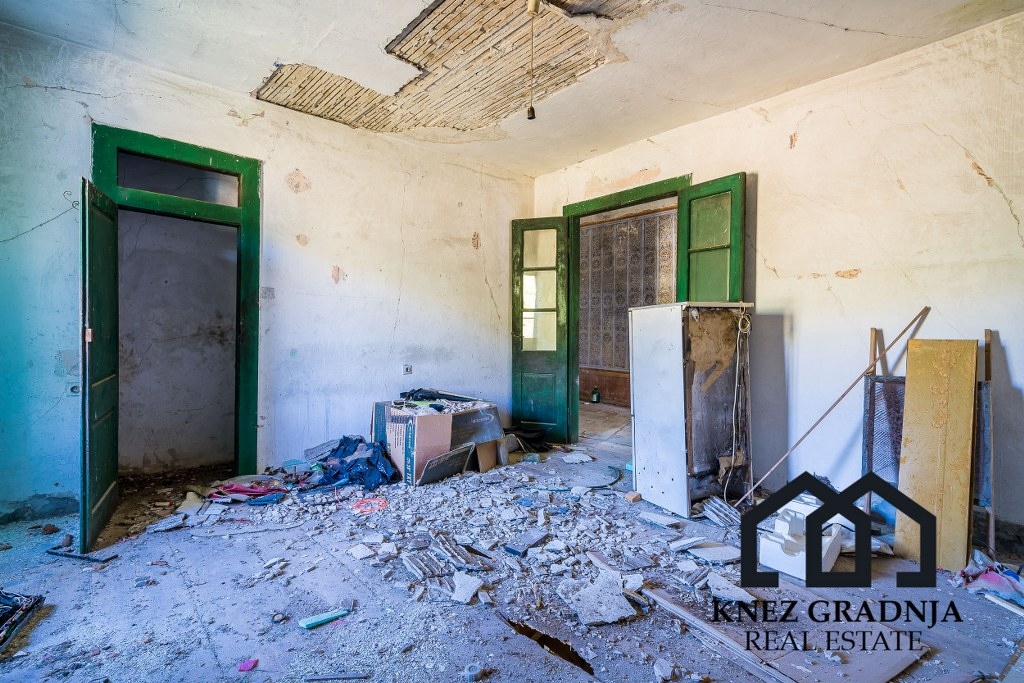 Erstaunliche handgefertigte Steinvilla auf der Insel Sipan