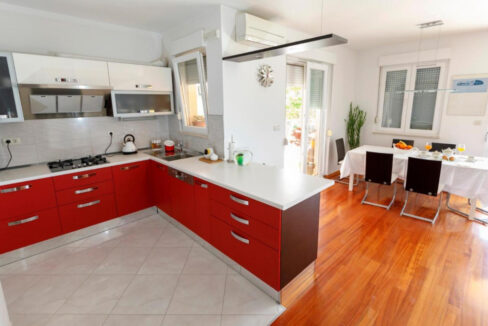 Haus mit Meerblick in Kastel Sucurac