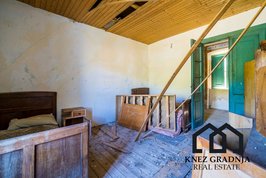 Erstaunliche handgefertigte Steinvilla auf der Insel Sipan