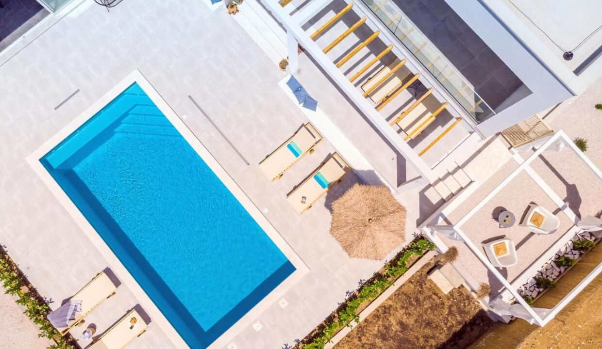 Wunderschöne weiße Villa bei Omis