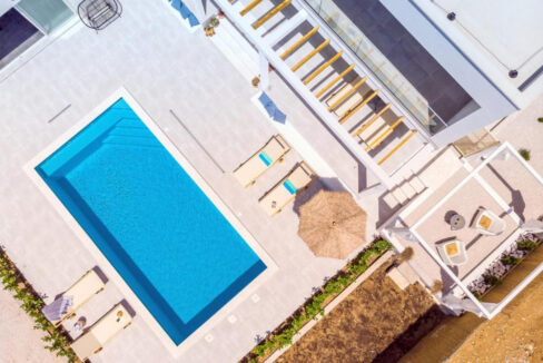 Wunderschöne weiße Villa bei Omis