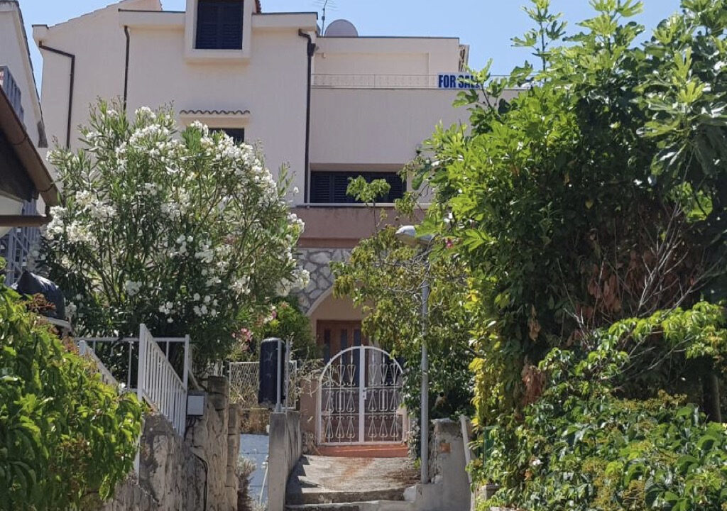 Haus mit Meerblick in Sibenik