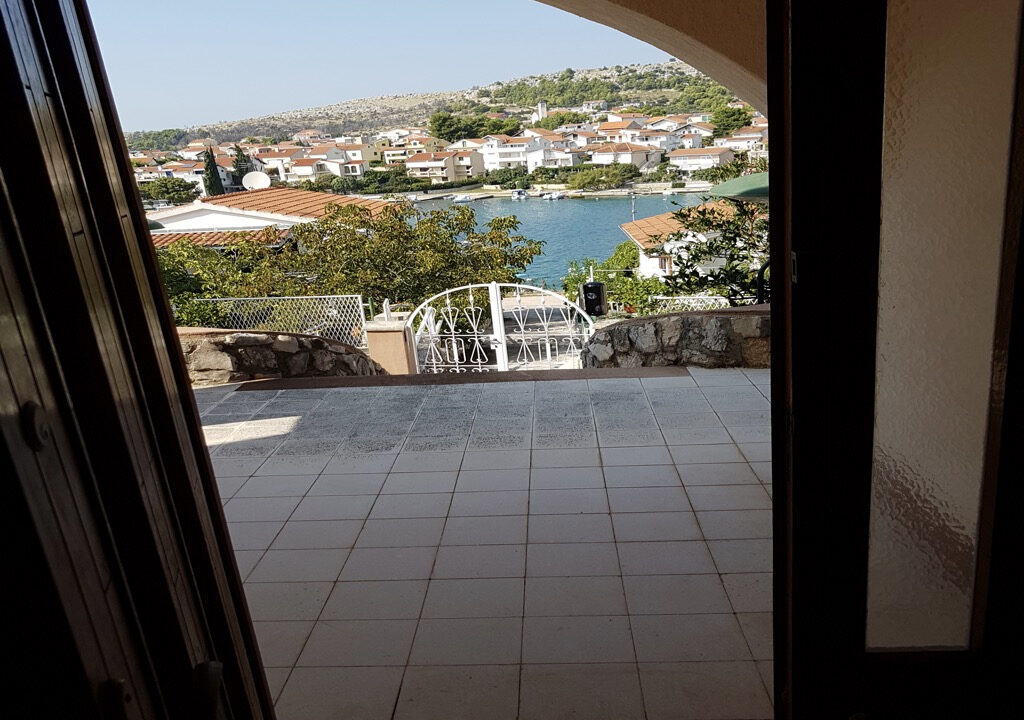 Haus mit Meerblick in Sibenik