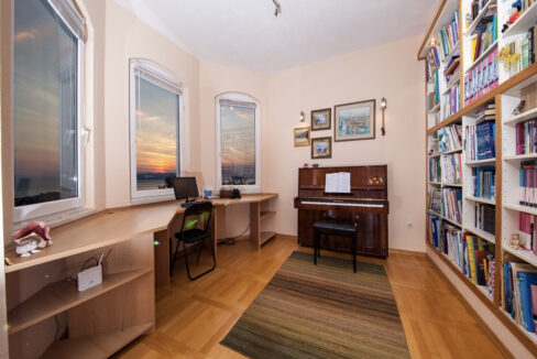 Haus mit Garten und Meerblick in Makarska