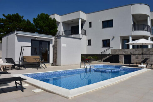 Grundstück mit Meerblick in Crikvenica