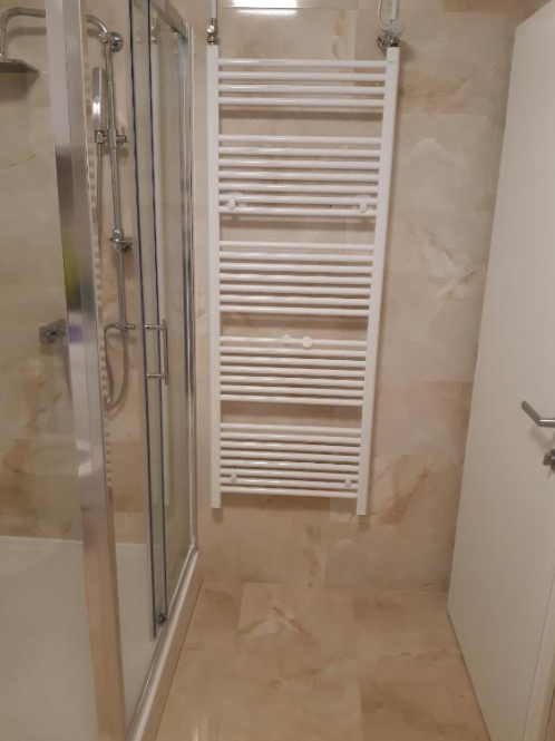 Haus am Meer in der Nähe von Šibenik