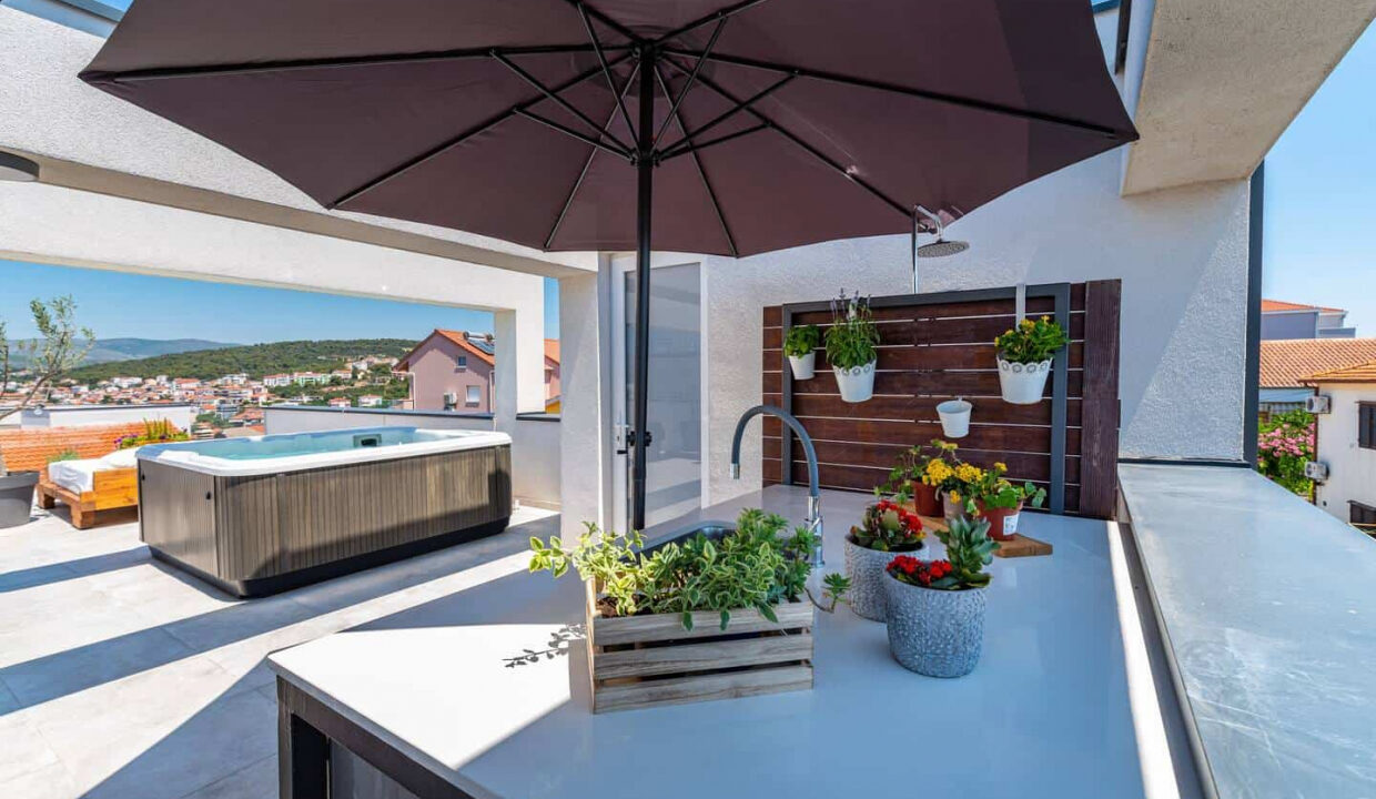 Haus in der Nähe des lokalen Strandes auf Ciovo