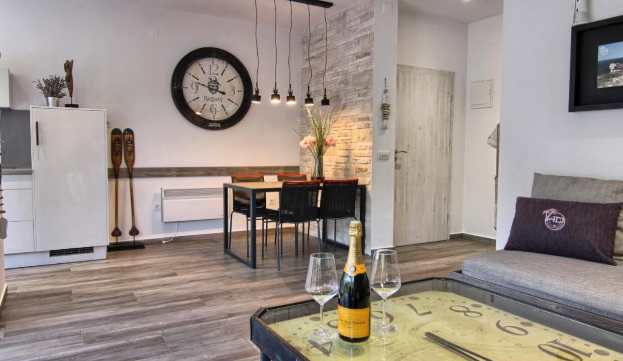 Grundstück am Meer Pakostane