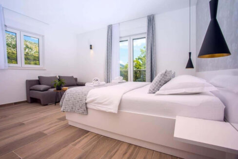 Modernes Haus in der Region Omis