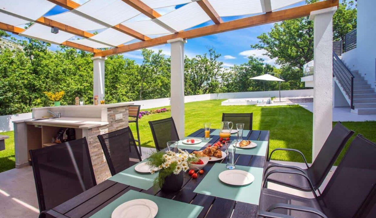 Modernes Haus in der Region Omis