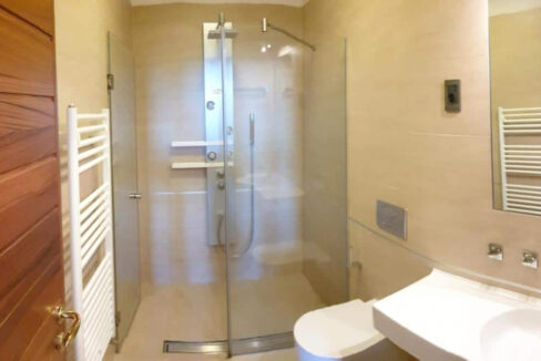 Erstaunliches Haus bei Pakostane