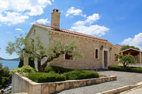 Erstaunliches Haus bei Pakostane