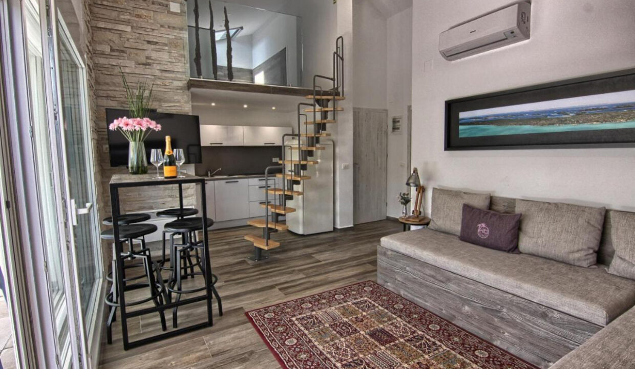 Grundstück am Meer Pakostane