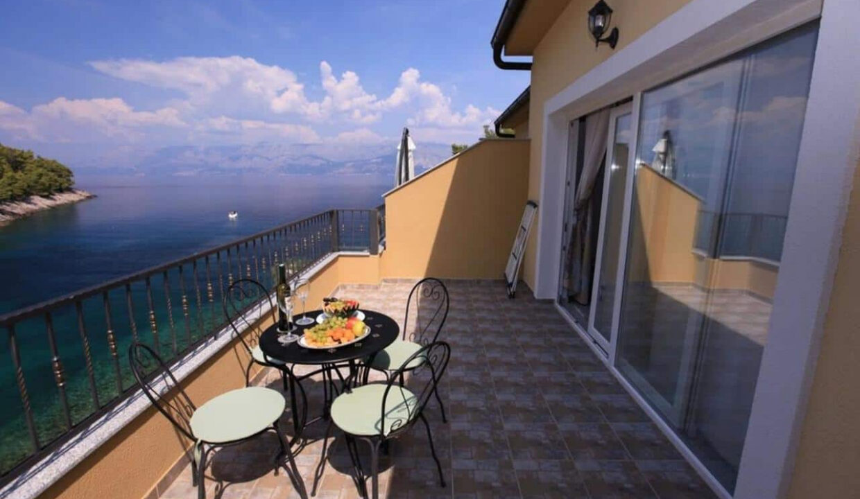 Traditionelles Haus am Meer auf der Insel Hvar