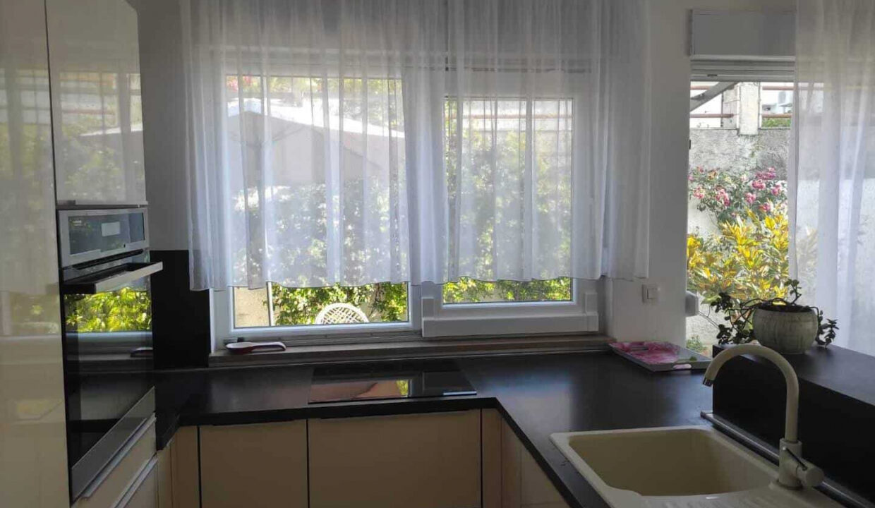 Haus in der Nähe des lokalen Strandes auf Ciovo